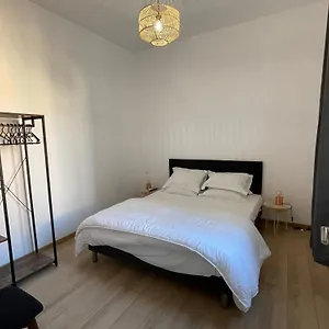  Appartement Honore, Véritable Tout à Pied, Plein Centre-ville, Plage à 5min à Pied France